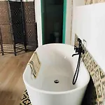 Romantico Casco Antiguo Apartman *